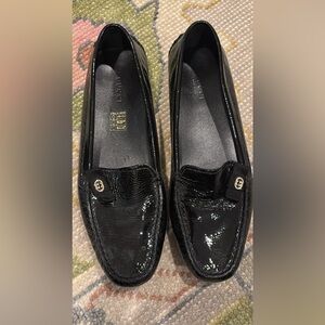 Gucci Loafers for Women size 37.5 in black patent leather
